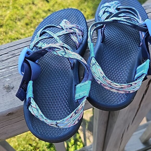 Chaco Z/X2 red white blue diamond geometric sandals size 6 - Picture 4 of 7